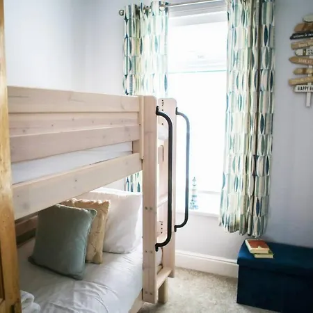 Sandcastle House - *north Bay, Open Air Theatre* * 스카버러