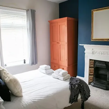 Sandcastle House - *north Bay, Open Air Theatre* סקארבורו