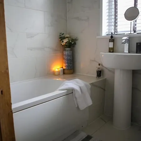 Sandcastle House - *north Bay, Open Air Theatre* בית נופש